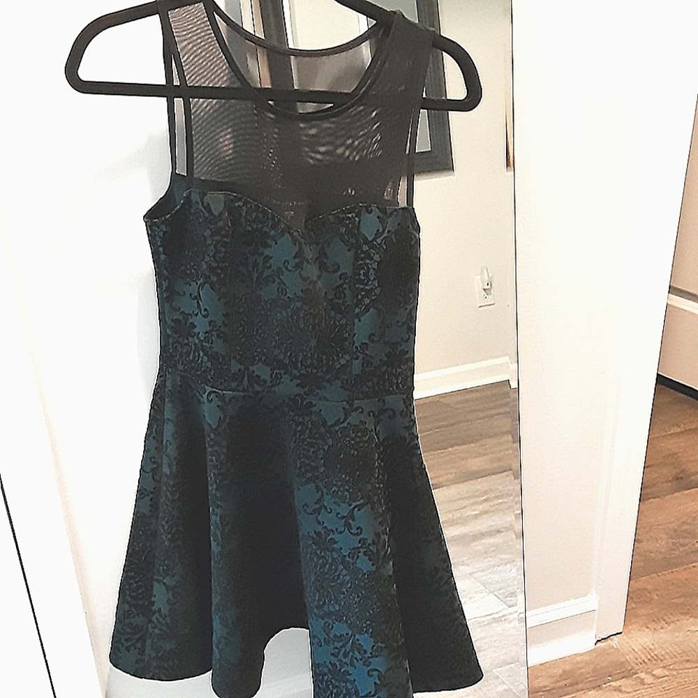 Three Pink Hearts vintage cocktail dress, size small, hunter green and black